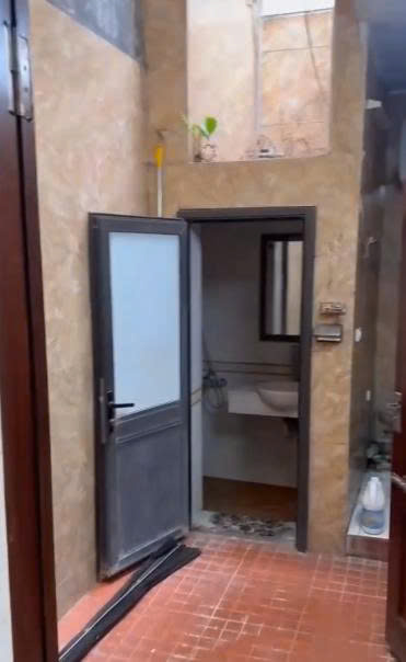 Cho thuê nhà Bạch Mai 81m2 x 1 tầng x 3 ngủ, 1 vệ sinh, 12 Triệu - Ảnh 3